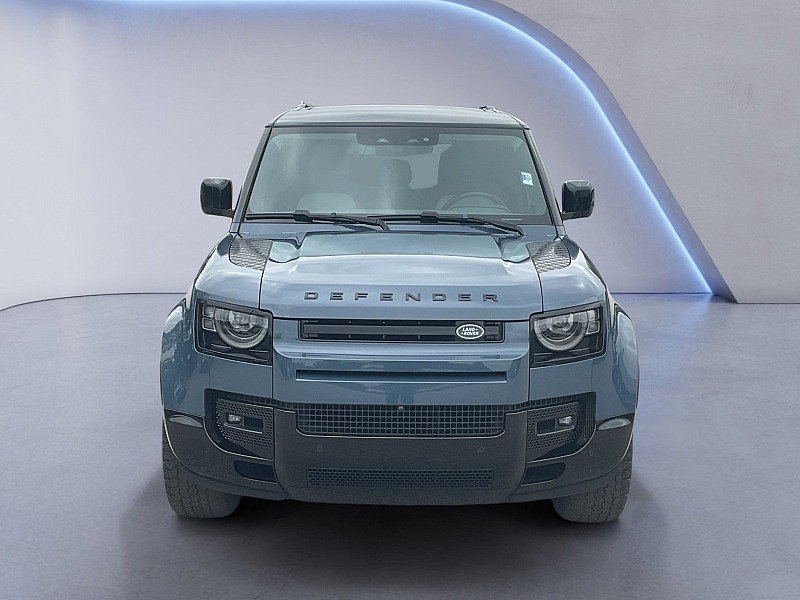 Used 2024 Land Rover Defender 110 X-Dynamic SE AWD/4WD image 4