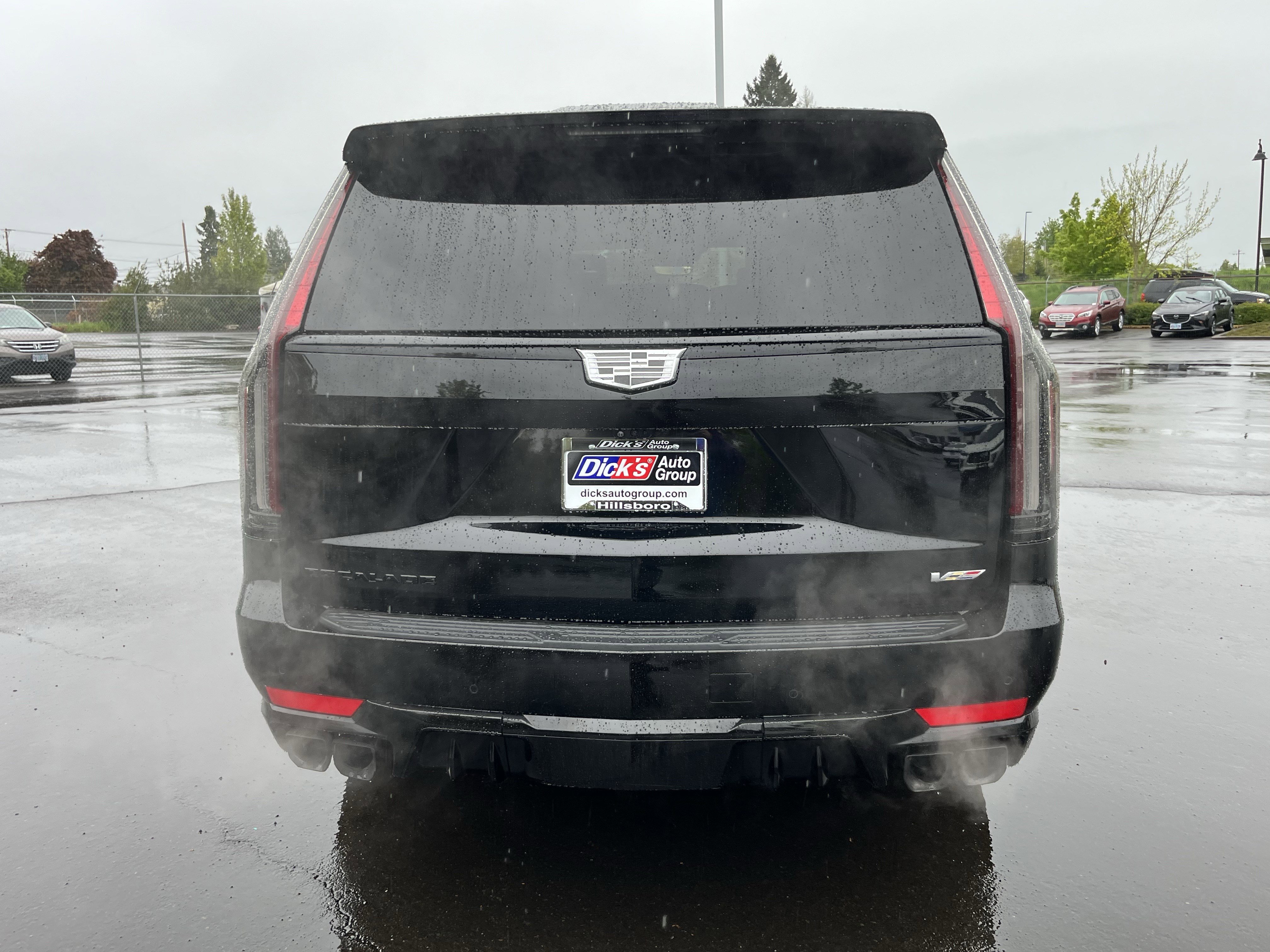 Used 2023 Cadillac Escalade ESV V w/ LPO, ONYX Package AWD/4WD image 4