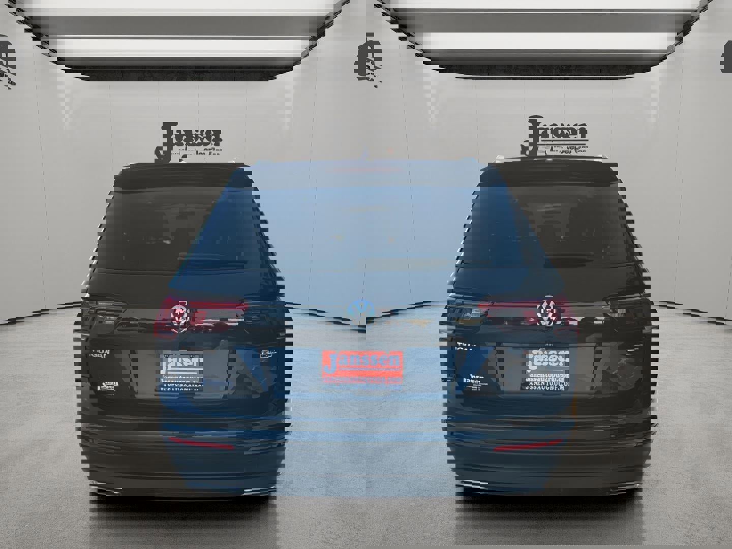 Used 2020 Volkswagen Tiguan S image 3