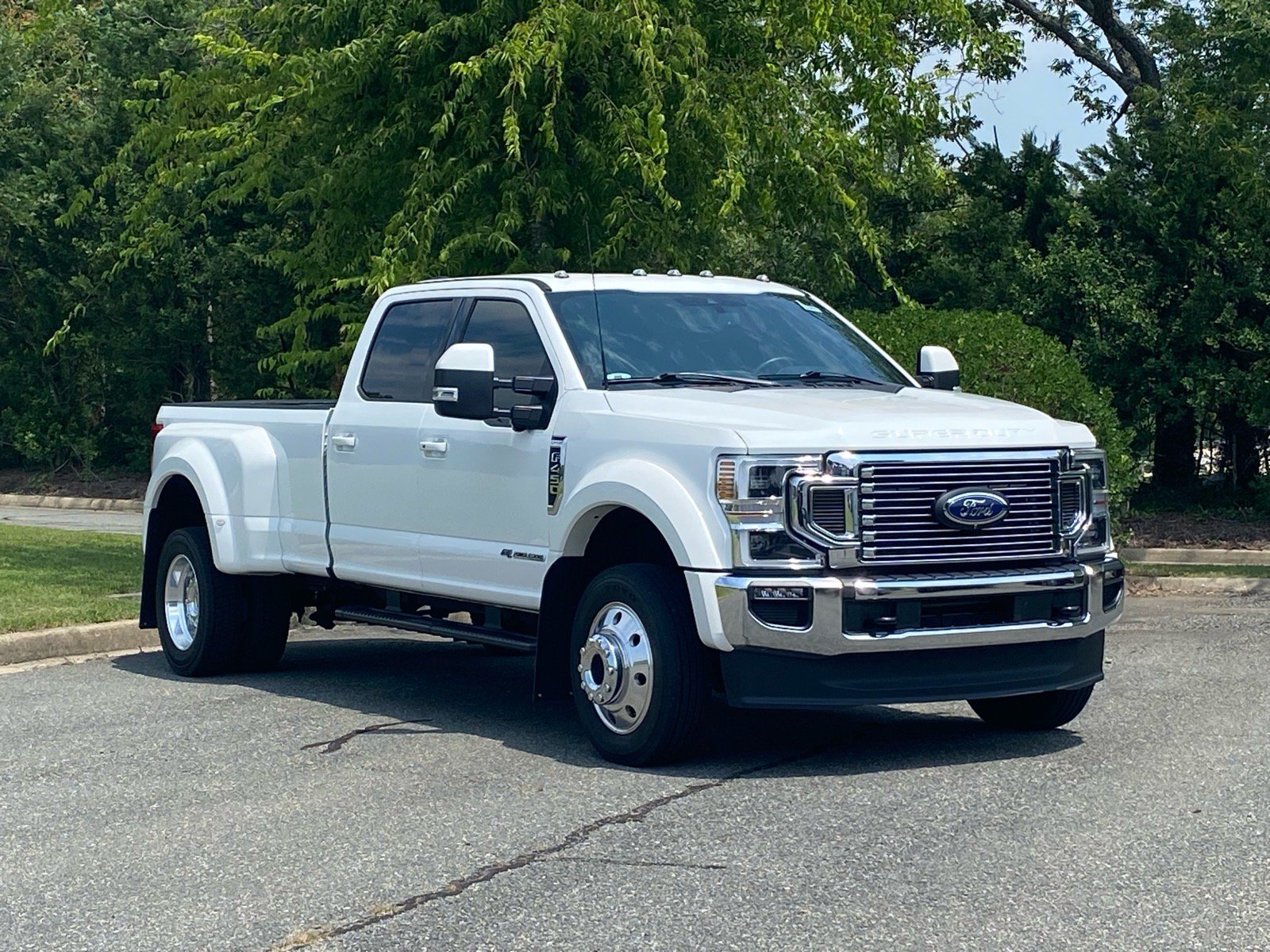 Used 2022 Ford F450 Lariat w/ Lariat Ultimate Package AWD/4WD image 2