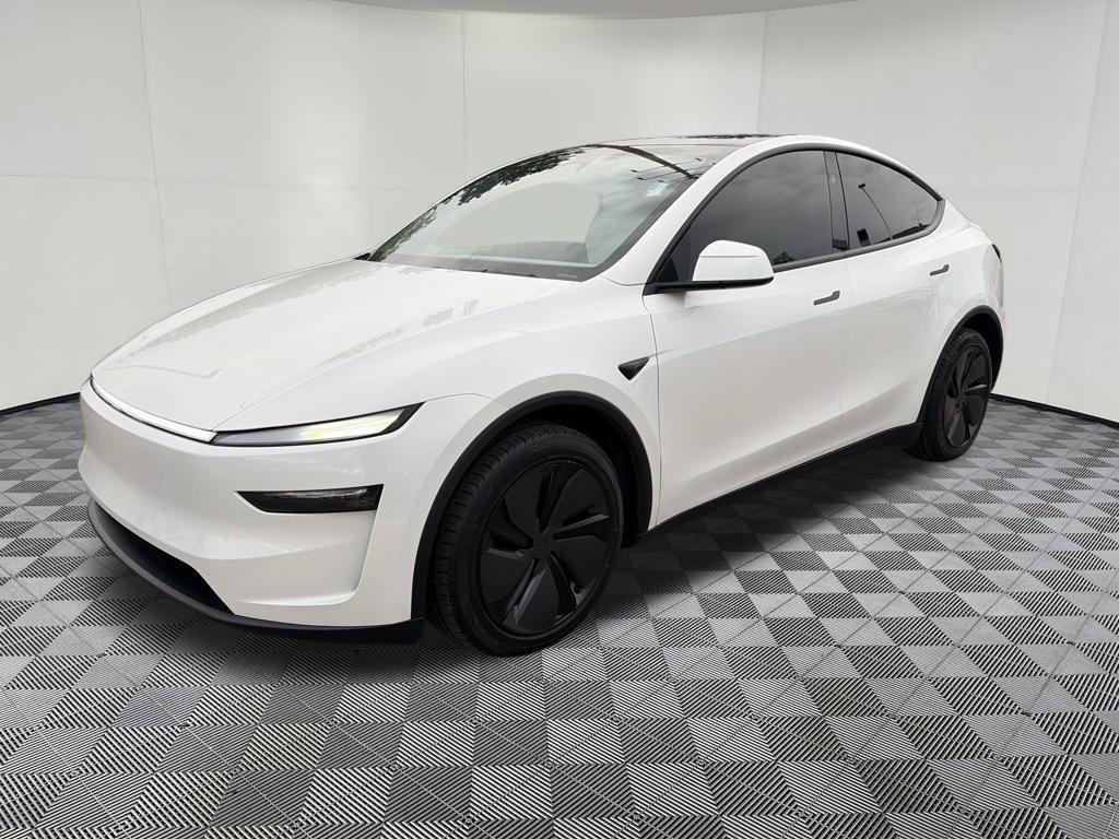 Used 2026 Tesla Model Y AWD image 4