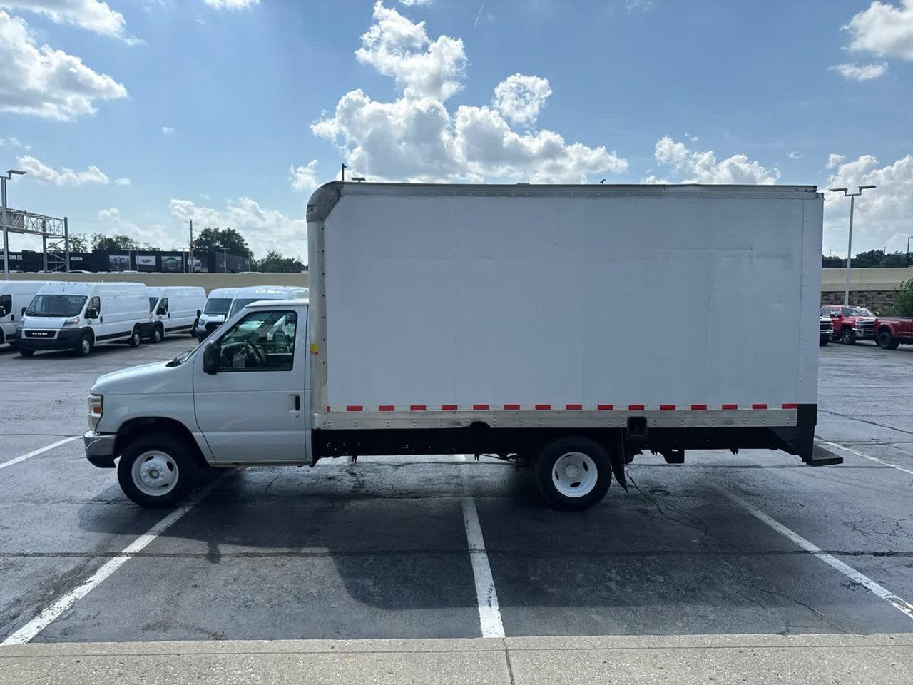 Used 2018 Ford E-350 and Econoline 350 Super Duty RWD image 5
