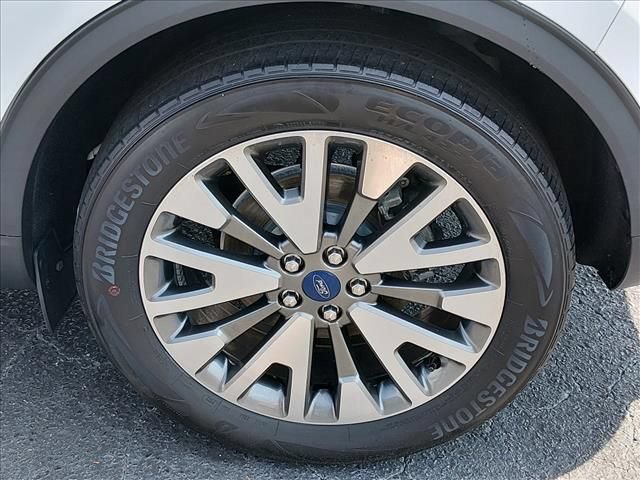 Used 2022 Ford Escape Titanium FWD image 19