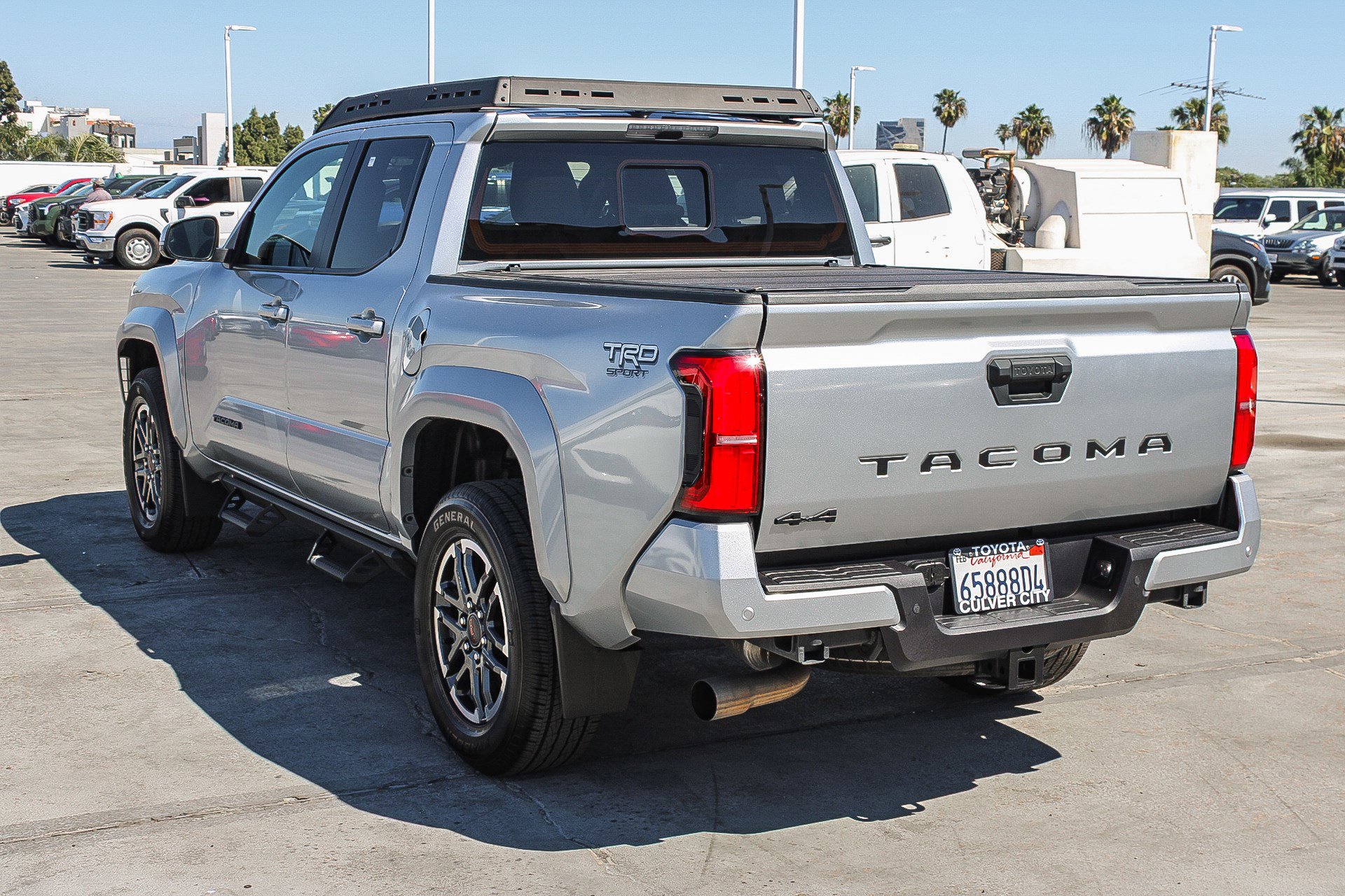 Used 2024 Toyota Tacoma TRD Sport w/ TRD Sport Upgrade Package image 7