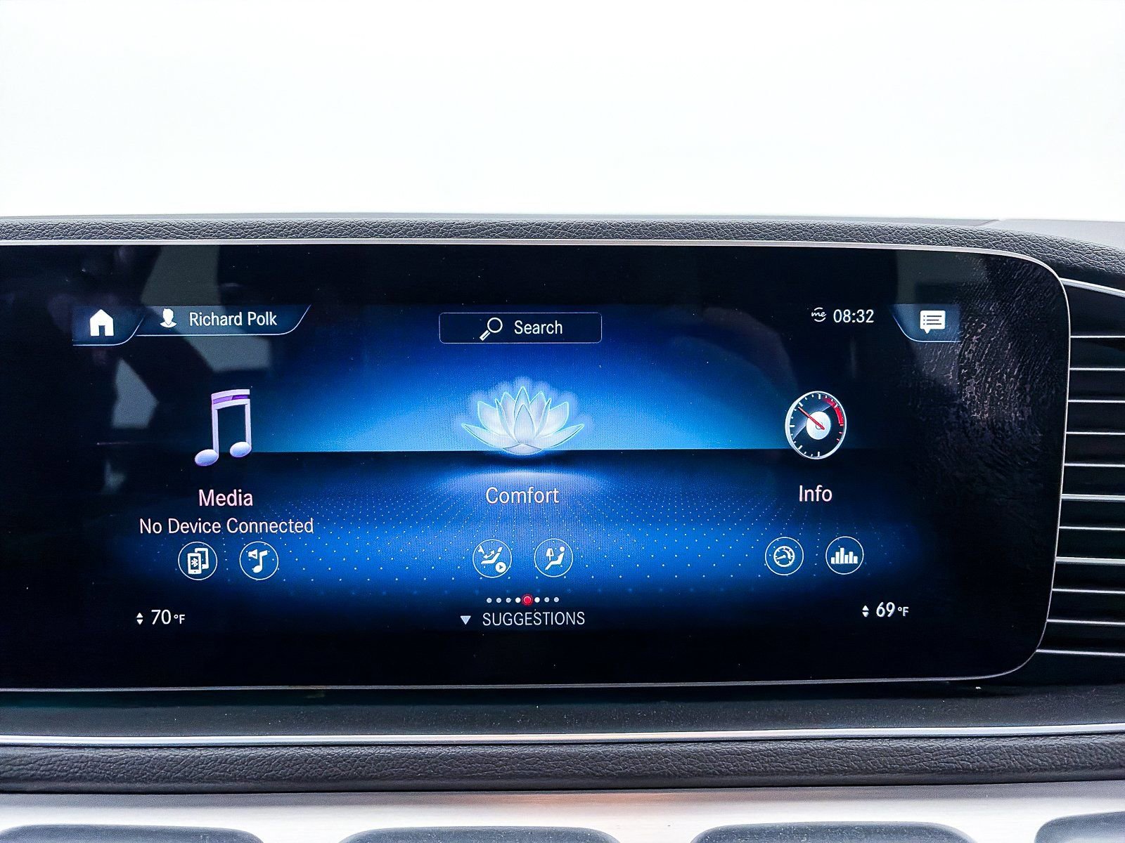 Used 2023 Mercedes-Benz GLE 450 4MATIC w/ AMG Line Exterior image 23