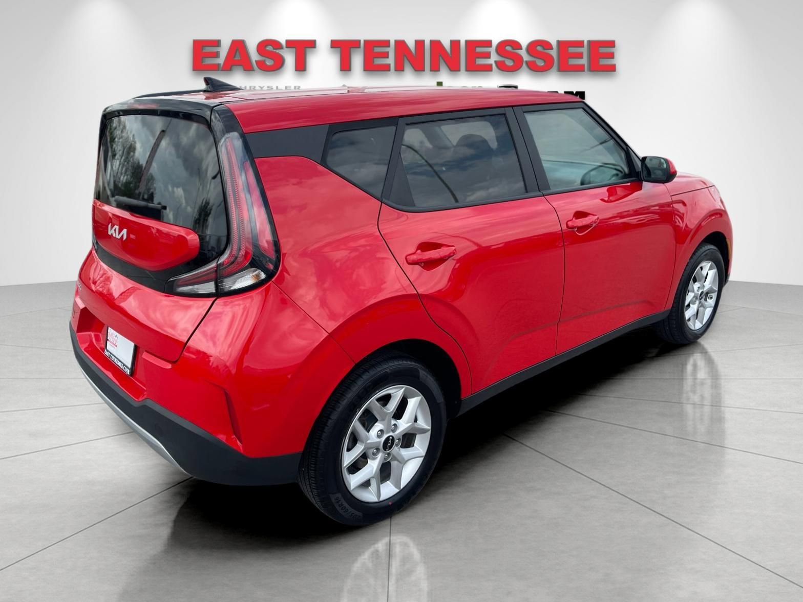 Used 2024 Kia Soul LX w/ Option Group 015 FWD image 3