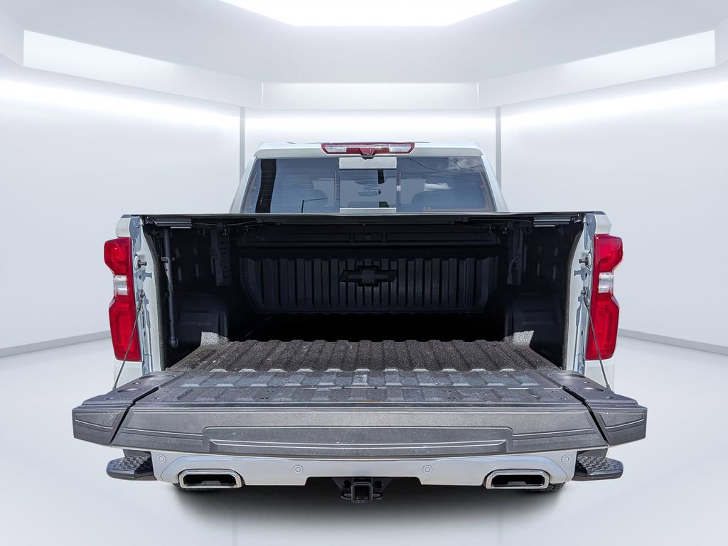 Used 2025 Chevrolet Silverado 1500 High Country w/ Technology Package image 13