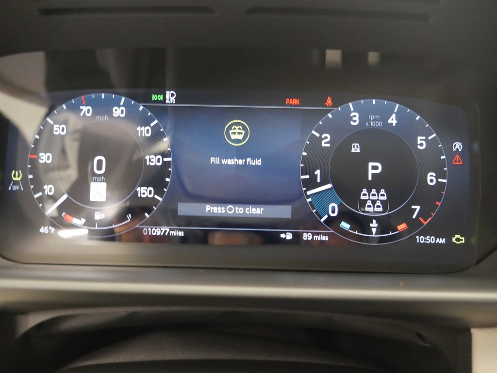 Used 2025 Land Rover Discovery Dynamic SE image 44