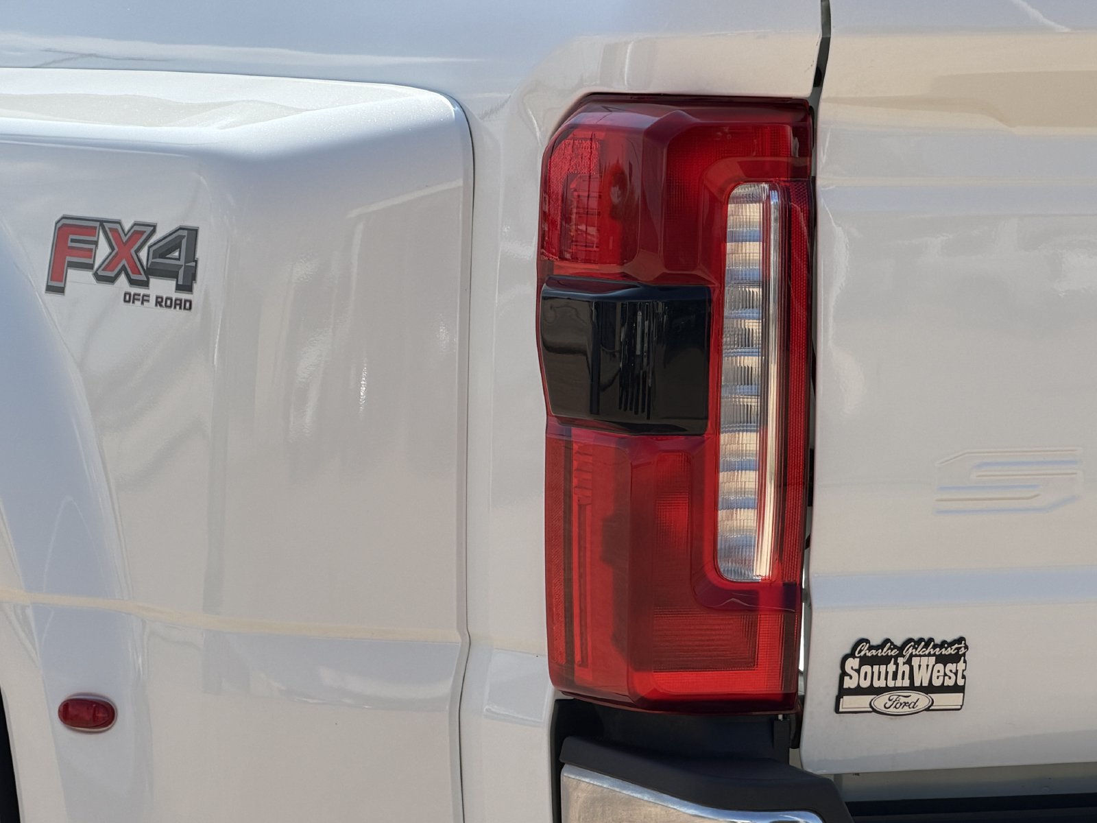 Used 2025 Ford F350 Lariat w/ Lariat Ultimate Package AWD/4WD image 13