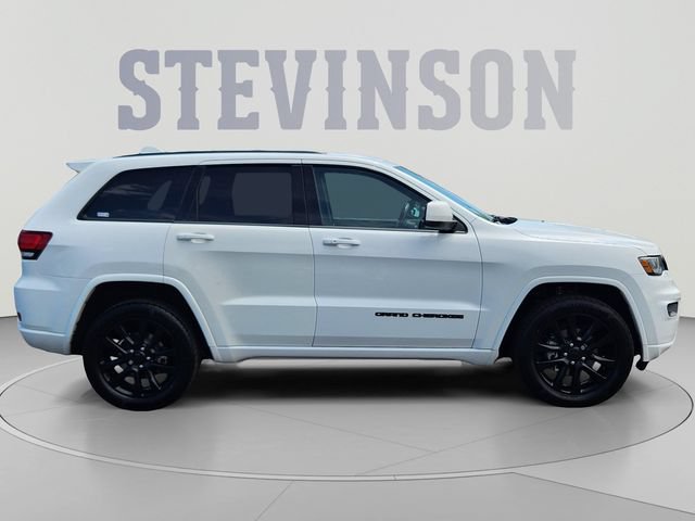 Used 2018 Jeep Grand Cherokee Altitude AWD/4WD image 4