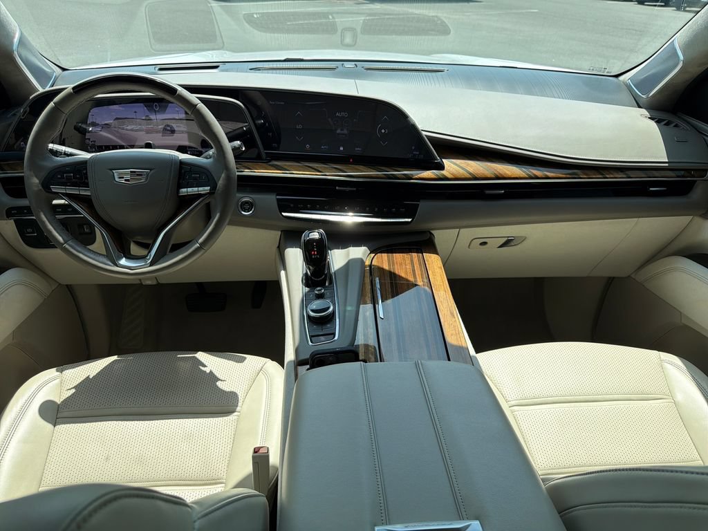 Certified 2023 Cadillac Escalade ESV Sport Platinum w/ LPO, ONYX Package AWD/4WD image 13
