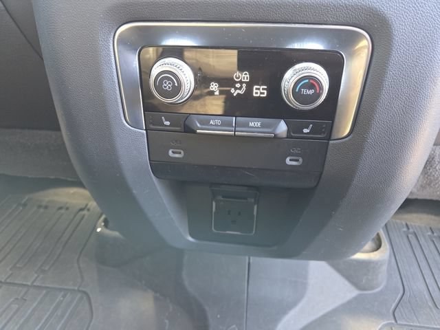 Used 2021 GMC Yukon Denali w/ Denali Premium Package AWD/4WD image 17