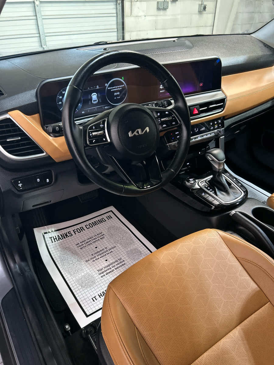 Used 2024 Kia Seltos EX AWD/4WD image 10
