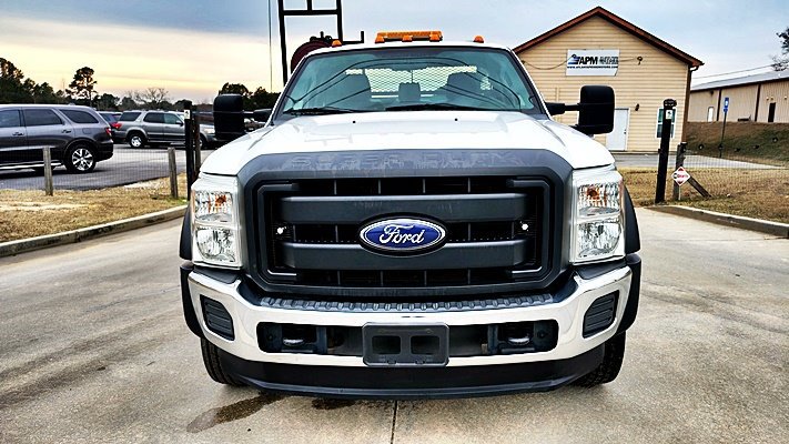 Used 2016 Ford F550 2WD Regular Cab Super Duty image 12