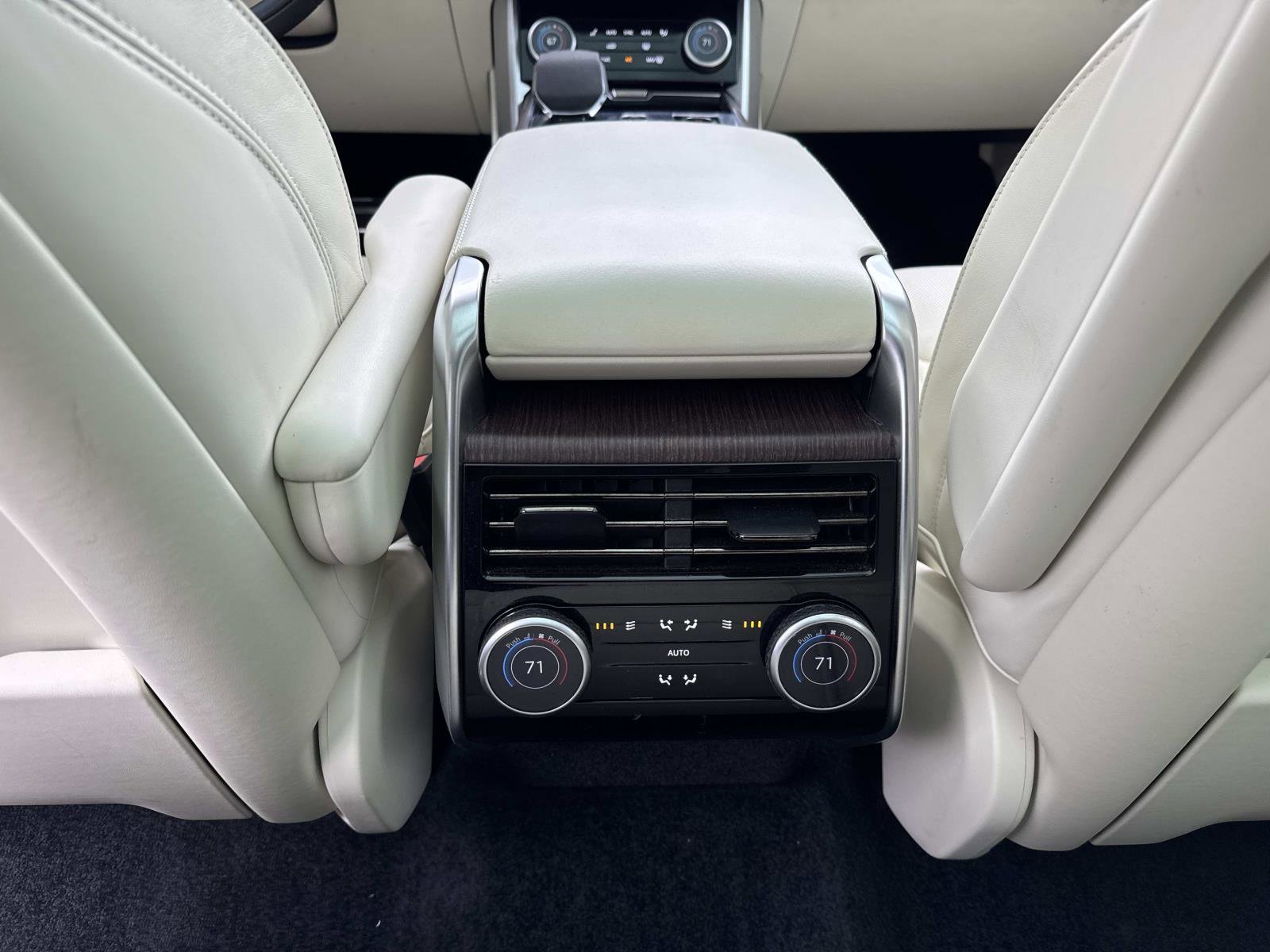 Certified 2023 Land Rover Range Rover SE image 17