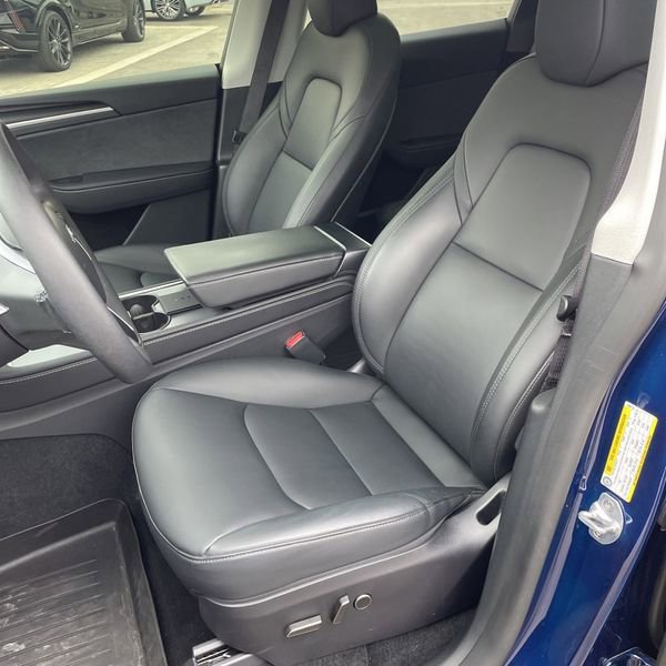 Used 2024 Tesla Model Y Performance image 11