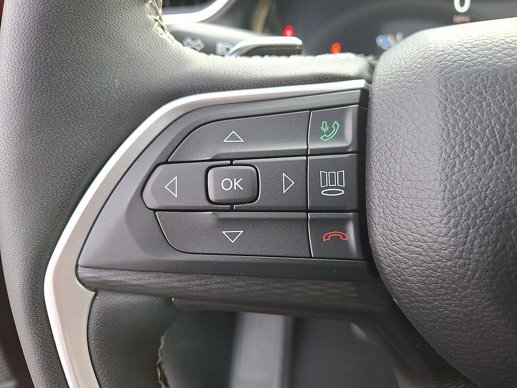 Used 2024 Jeep Grand Cherokee Altitude AWD/4WD image 23