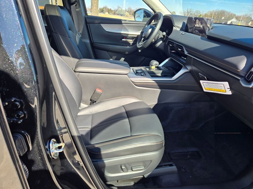 New 2026 MAZDA CX-90 Plug-In Hybrid w/Premium Sport image 4