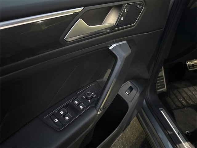 Used 2020 Volkswagen Tiguan SEL Premium R-Line image 12