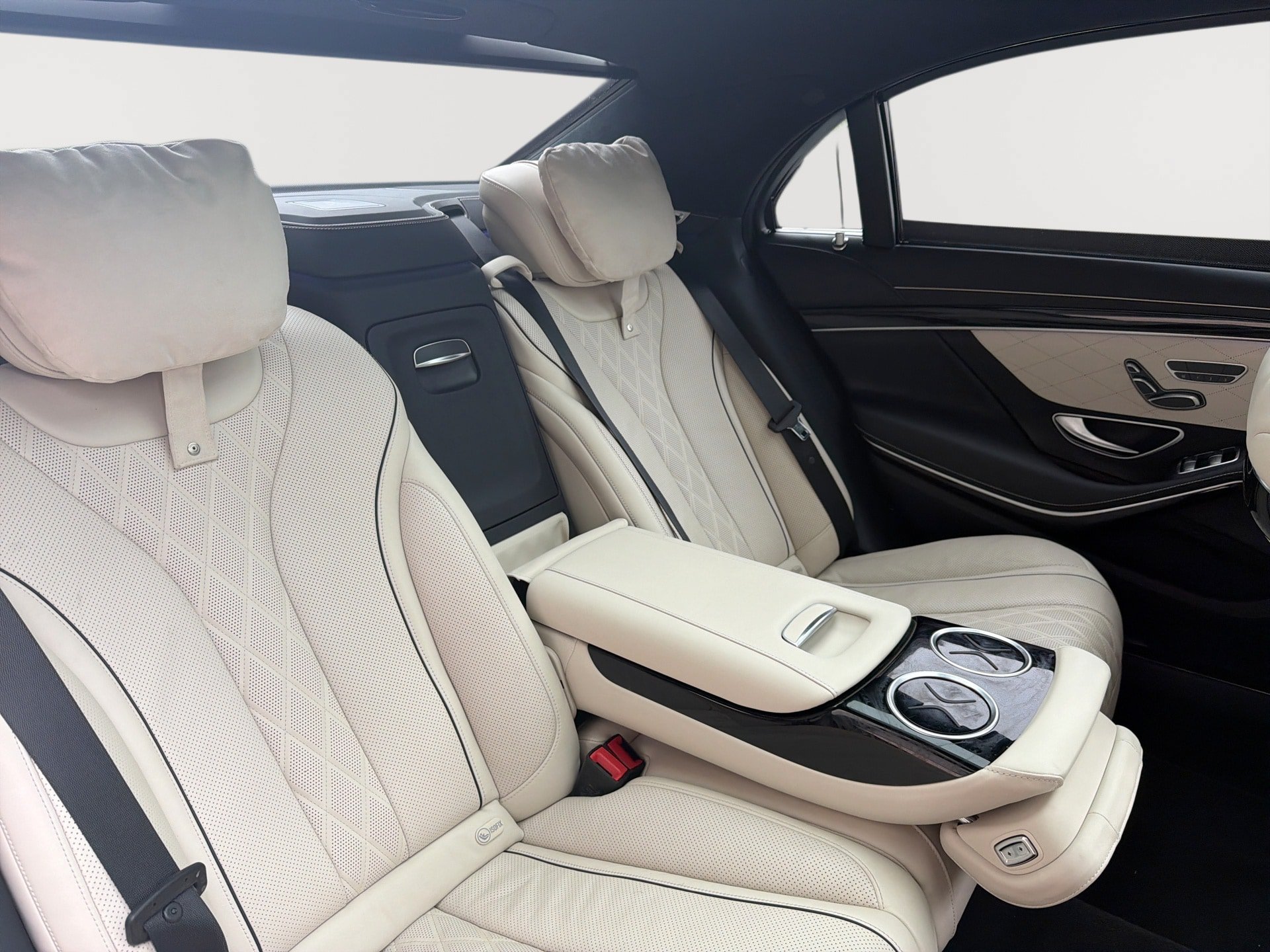 Used 2017 Mercedes-Benz S 550 Sedan image 26