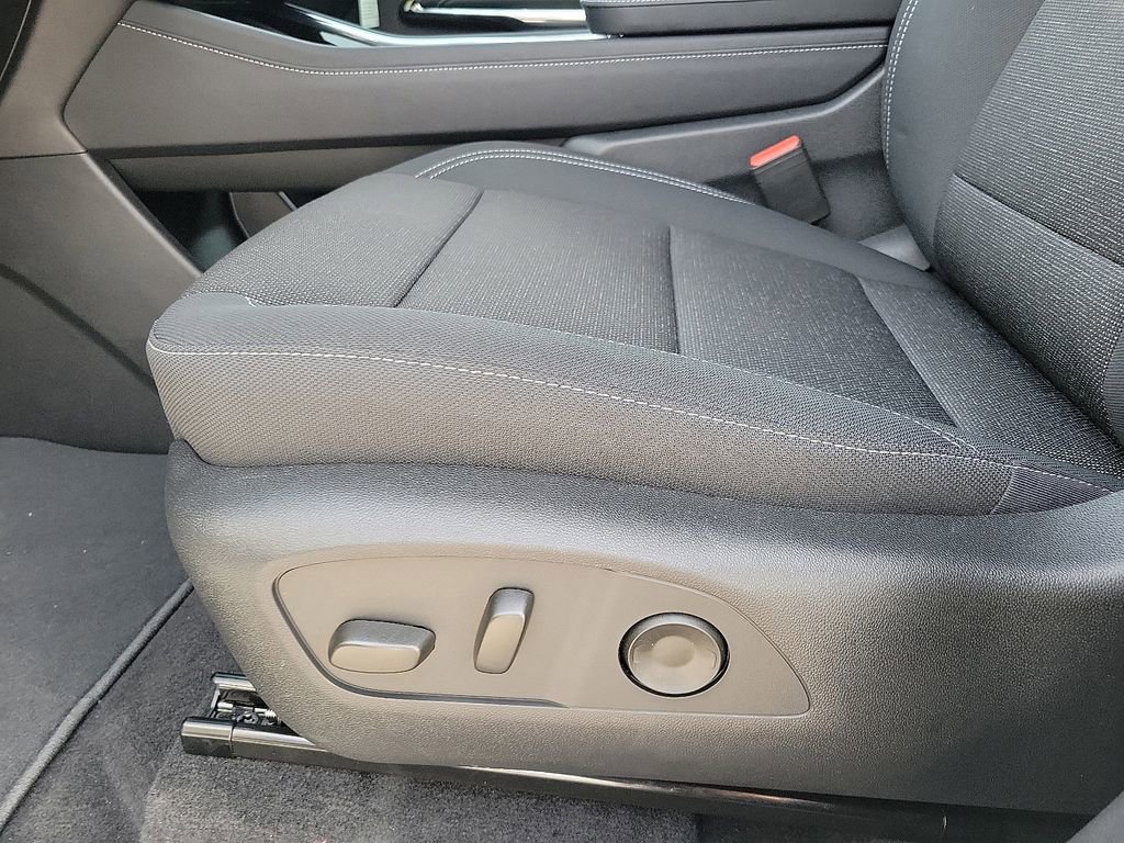 New 2026 Chevrolet Traverse LT w/ Midnight/Sport Edition image 13