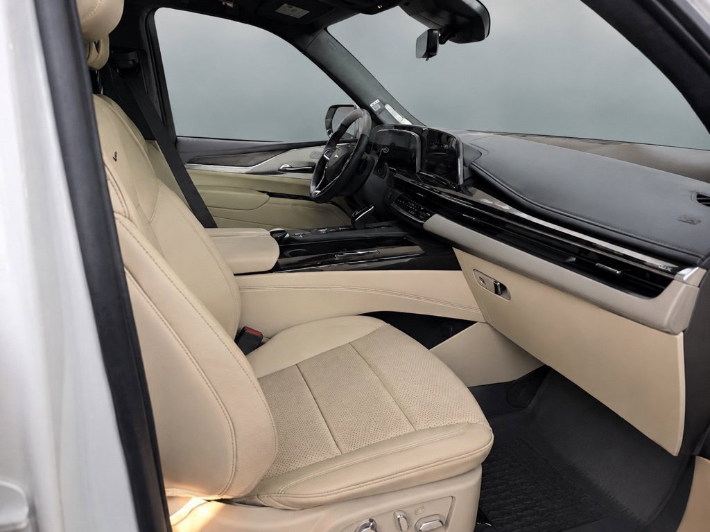 Used 2023 Cadillac Escalade Premium Luxury Platinum AWD/4WD image 8