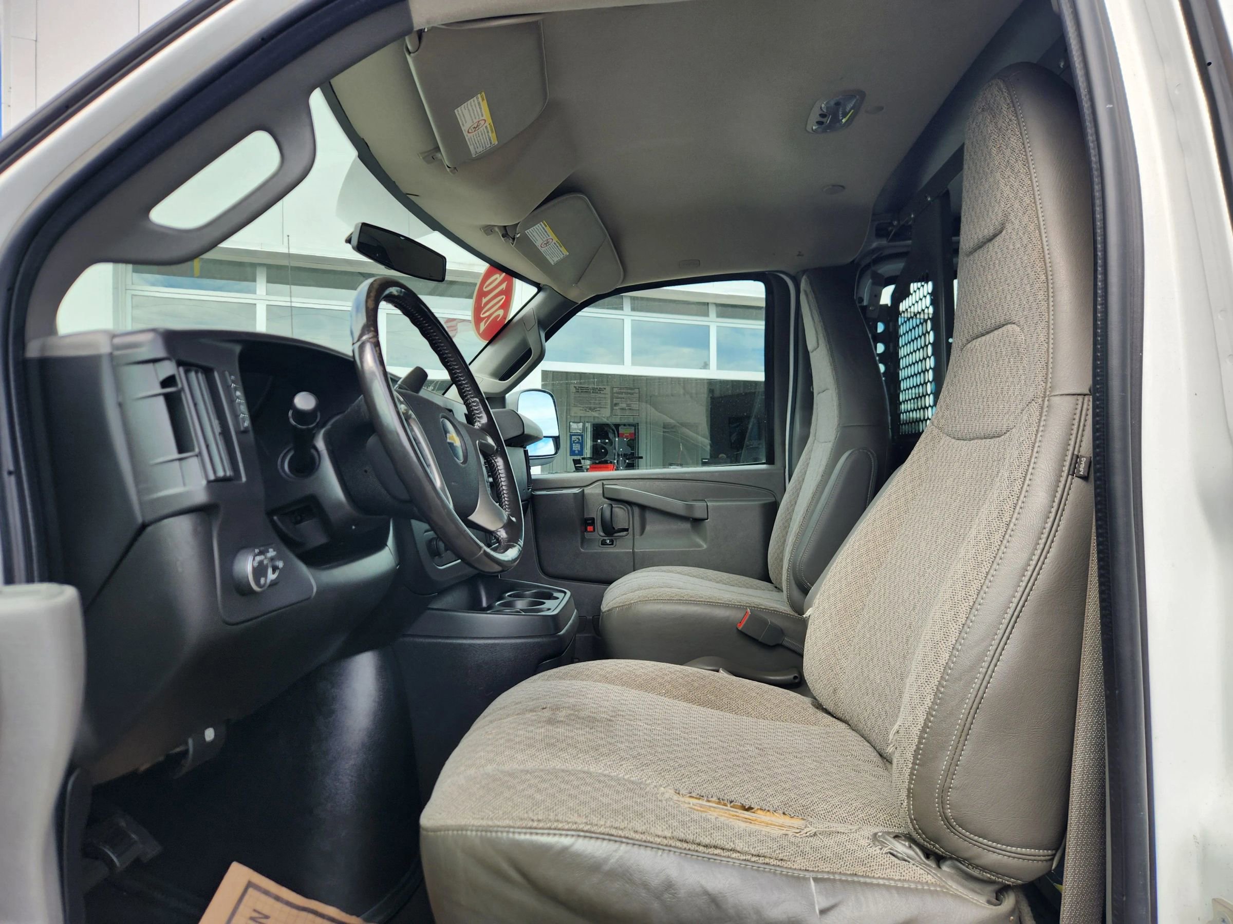 Used 2016 Chevrolet Express 2500 image 25