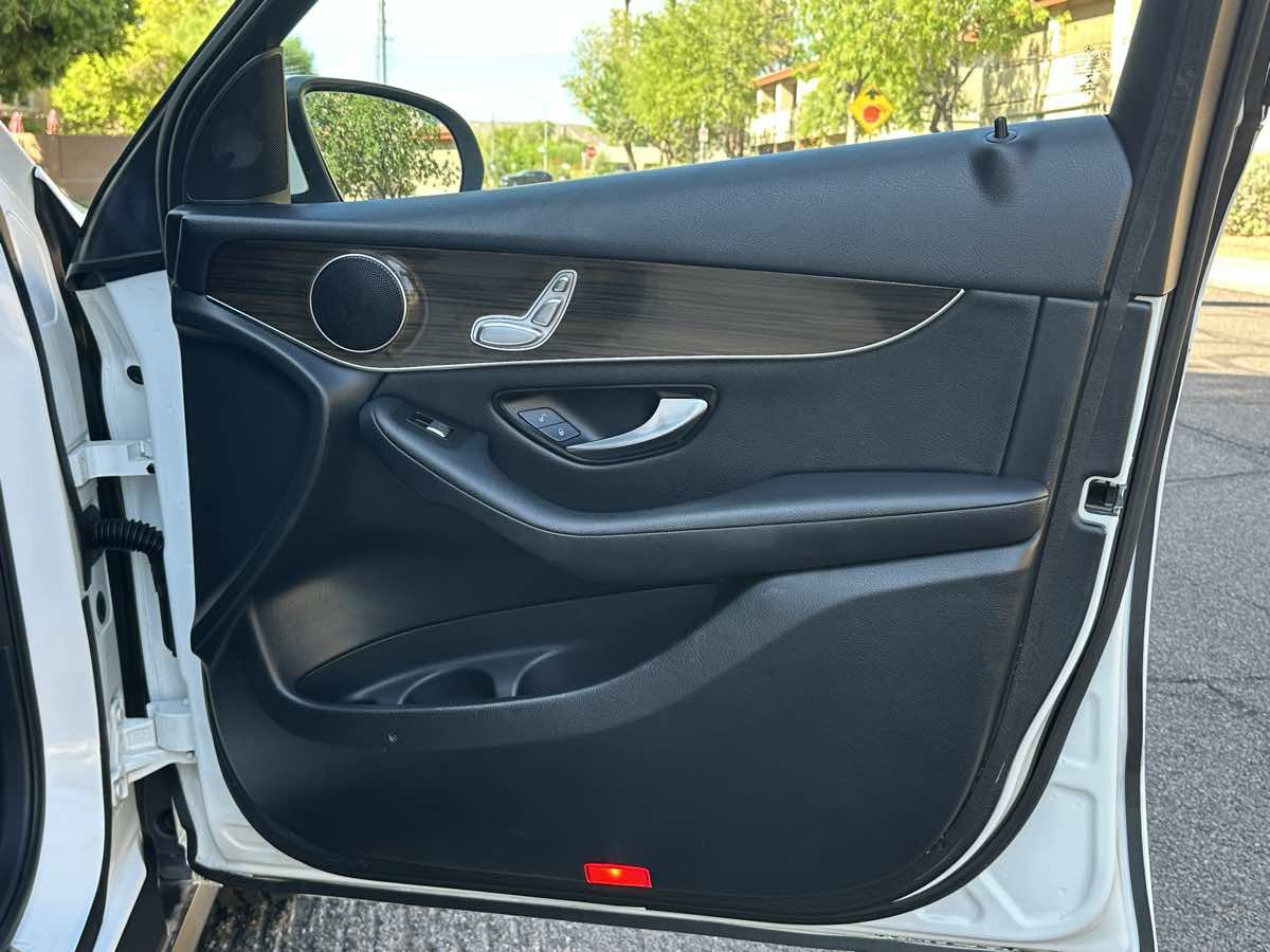Used 2017 Mercedes-Benz GLC 300 image 37
