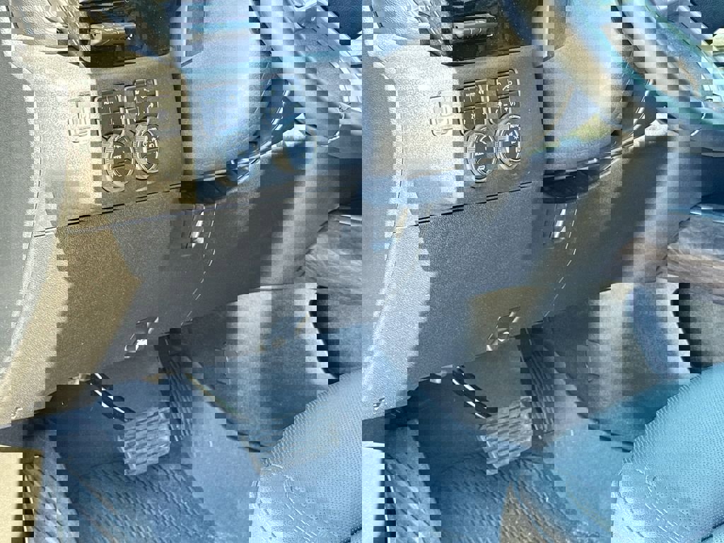 Used 2025 Chevrolet Silverado 2500 LTZ w/ LTZ Premium Package image 17