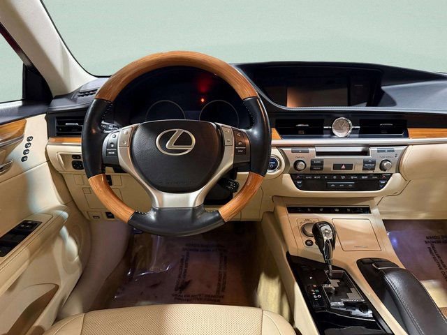 Used 2014 Lexus ES 300h image 12