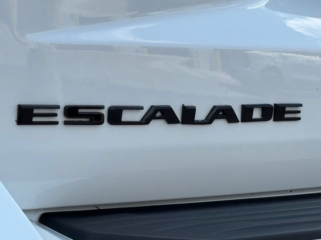 Certified 2025 Cadillac Escalade V w/ LPO, Floor Liner Package AWD/4WD image 10