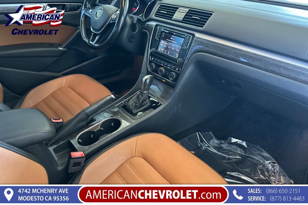 Used 2018 Volkswagen Passat 3.6 SEL Premium FWD image 21