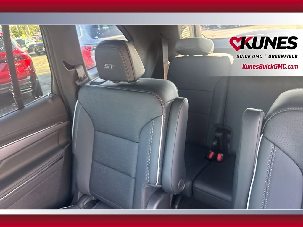 New 2026 Buick Enclave Sport Touring w/ LPO, Floor Liner Package AWD/4WD image 34