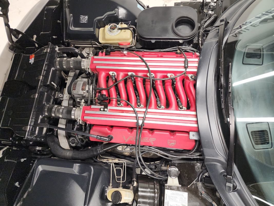 Used 1996 Dodge Viper RT/10 image 32