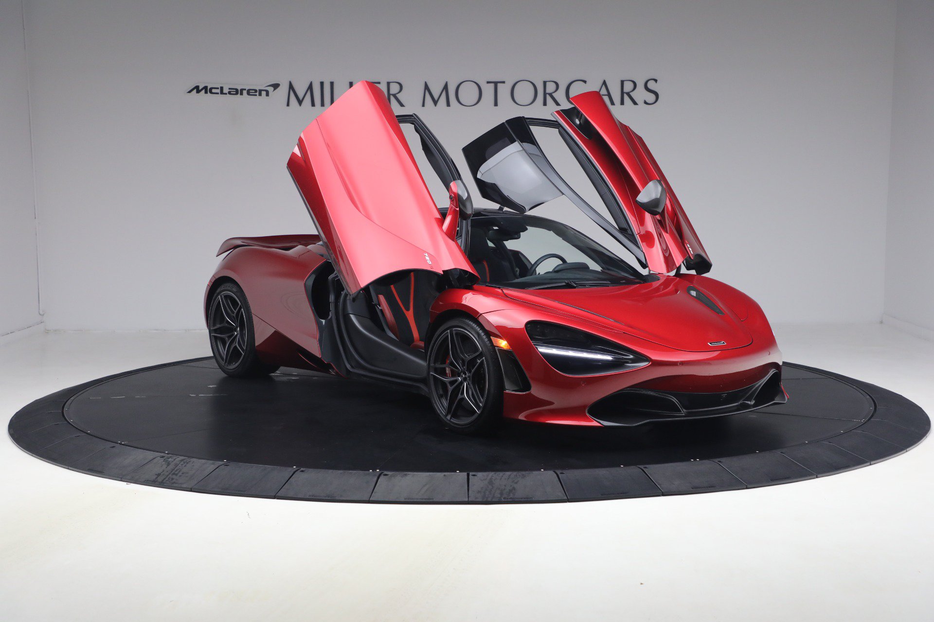 Used 2019 McLaren 720S Performance RWD image 19