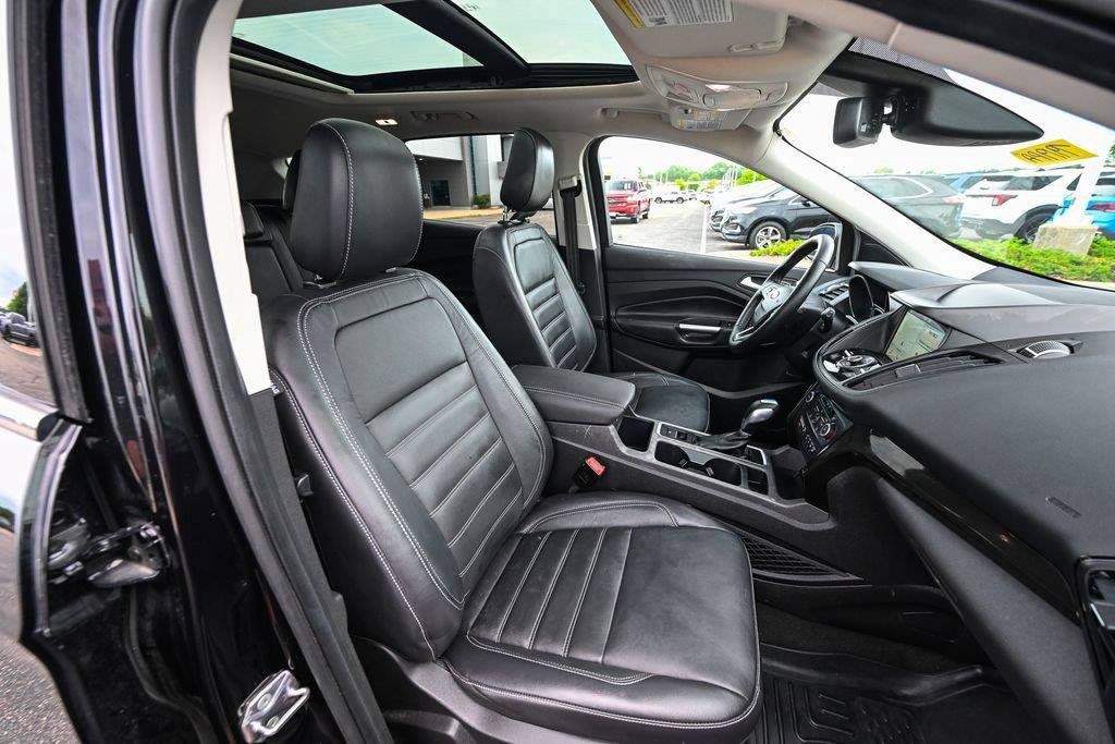 Used 2019 Ford Escape Titanium AWD/4WD image 25