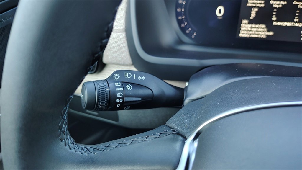 New 2026 Volvo XC90 B6 Plus image 18