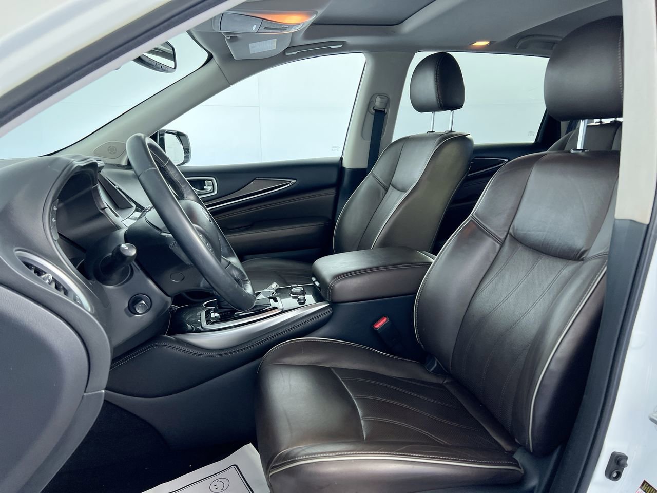 Used 2020 INFINITI QX60 Luxe w/ Essential Package FWD image 12