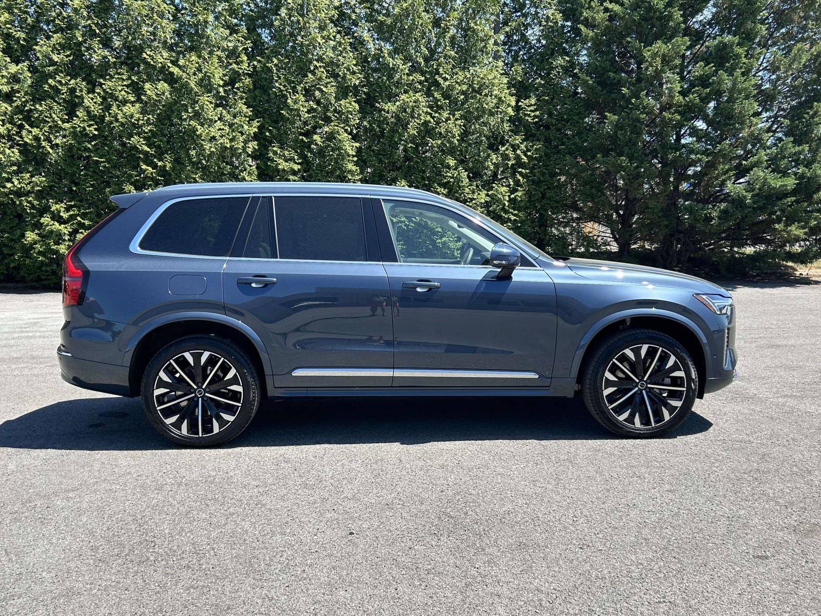 New 2026 Volvo XC90 T8 Ultra w/ Protection Package Premier AWD/4WD image 2
