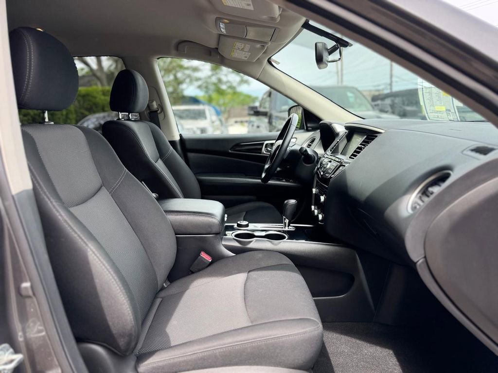 Used 2020 Nissan Pathfinder SV AWD/4WD image 27