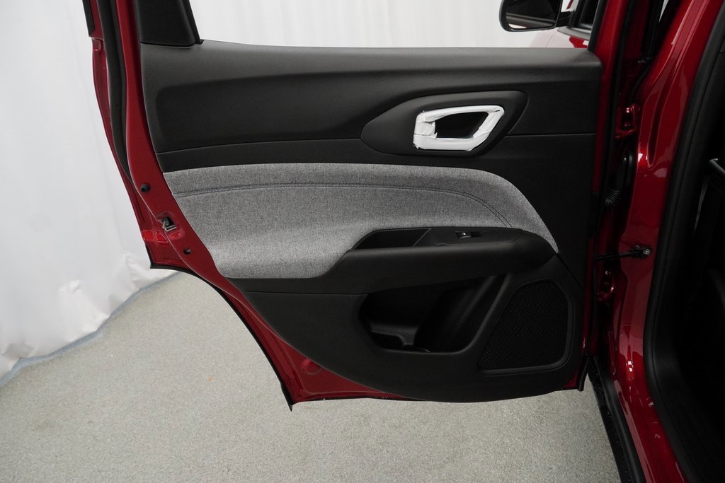 Certified 2025 Jeep Compass Latitude w/ Convenience Group image 37