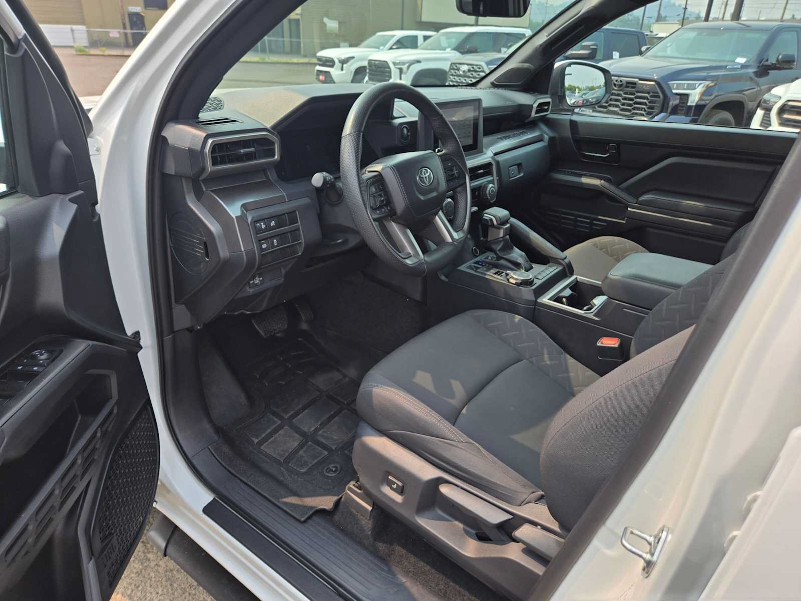 Used 2024 Toyota Tacoma SR5 w/ SR5 Upgrade Package AWD/4WD image 23