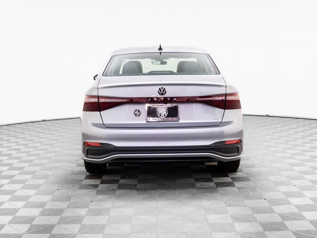 Used 2025 Volkswagen Jetta SE image 4