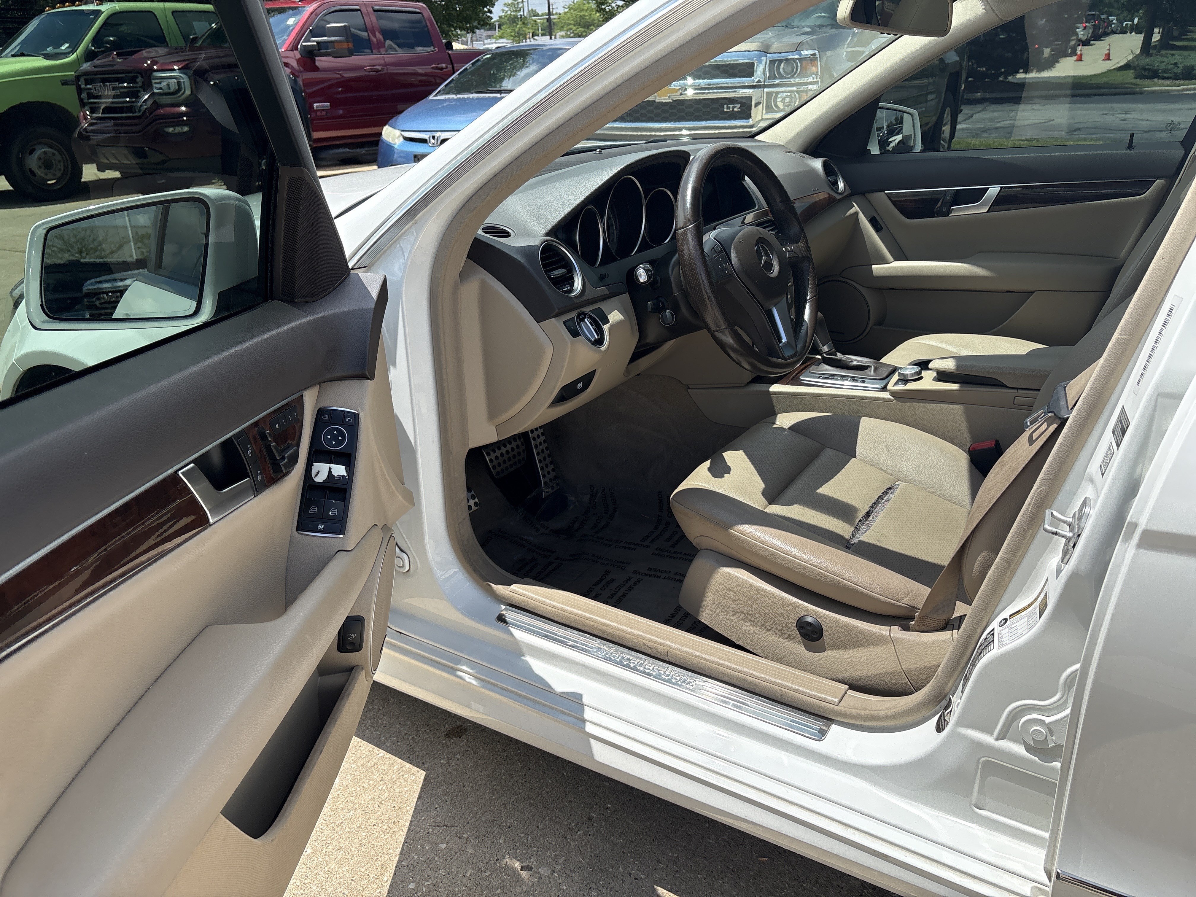 Used 2014 Mercedes-Benz C 300 4MATIC Sedan image 10
