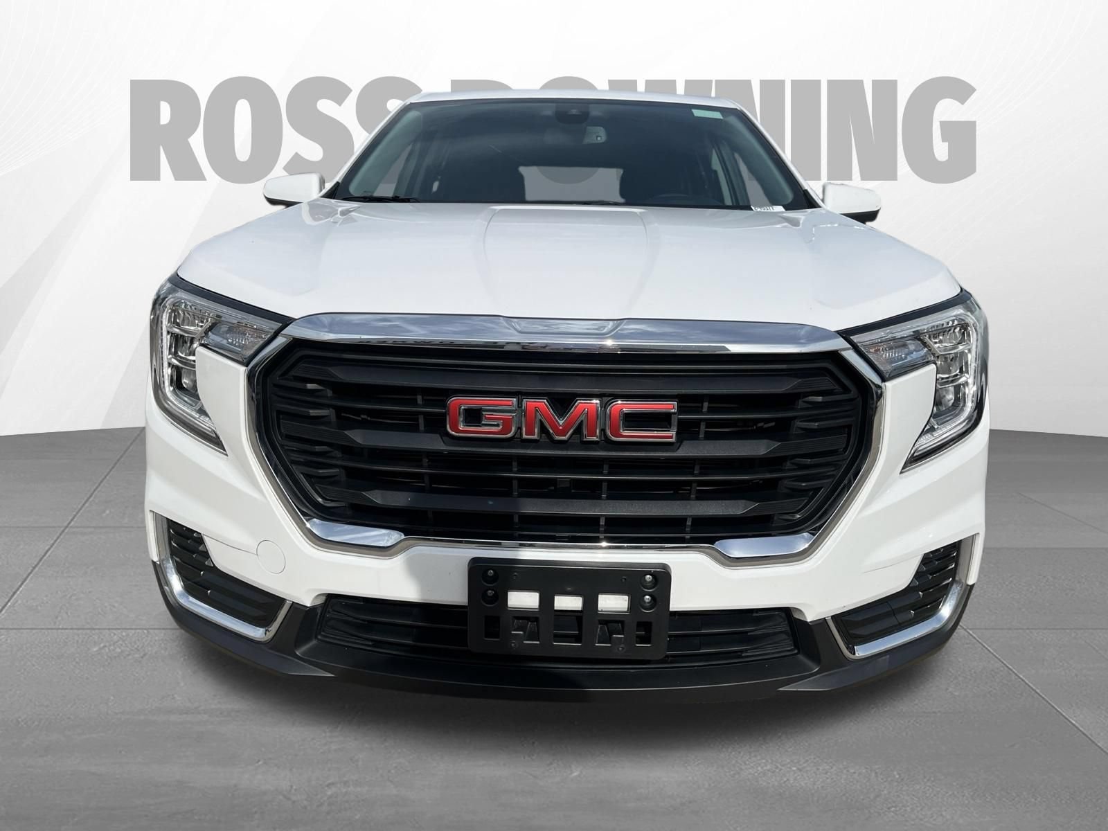 Used 2024 GMC Terrain SLE FWD image 2