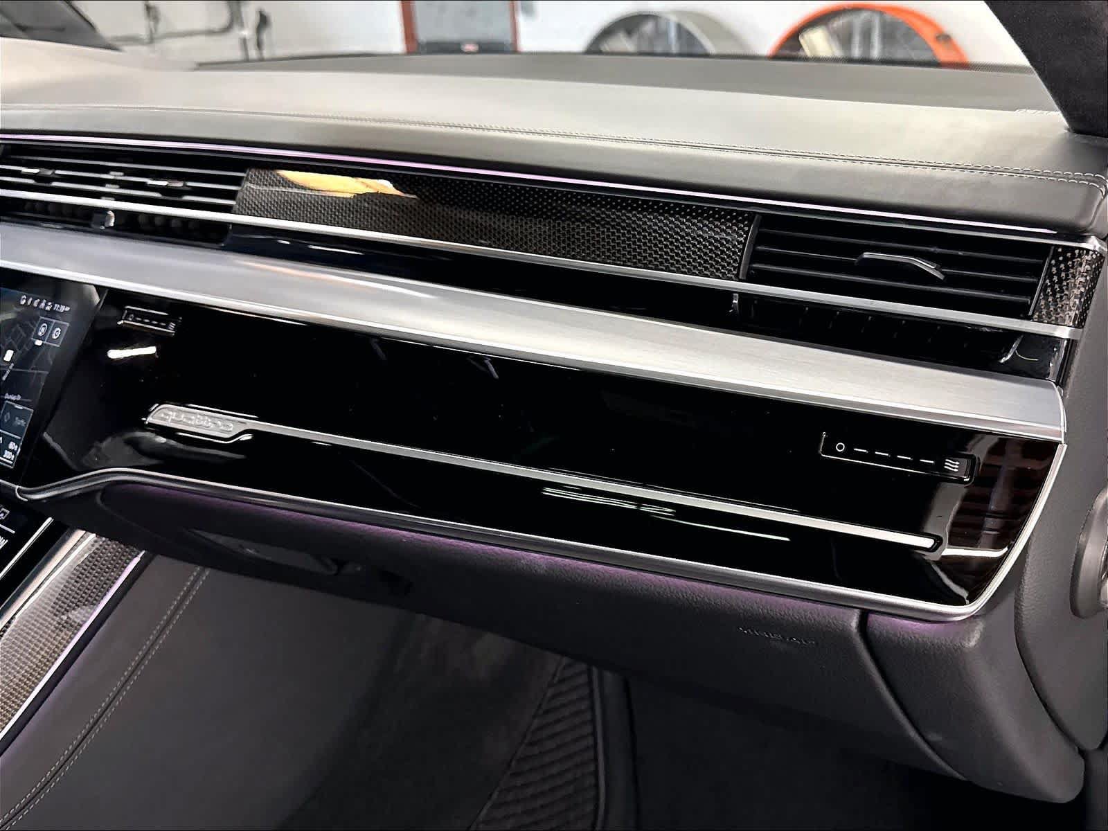 Used 2023 Audi S8 w/ S8 Comfort Plus Package AWD/4WD image 17