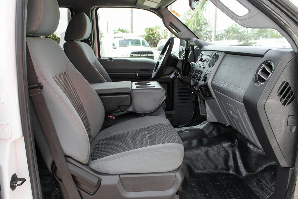 Used 2011 Ford F550 2WD Crew Cab Super Duty w/ Payload Upgrade Pkg image 33