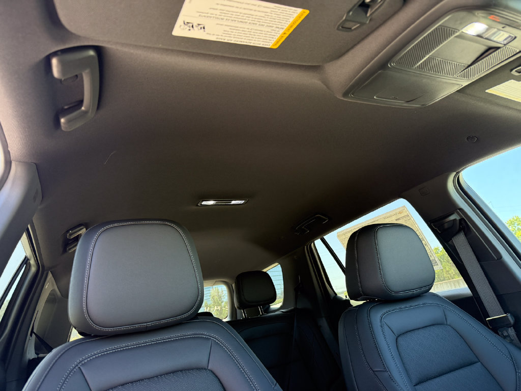 New 2027 Chevrolet Equinox LT w/ Convenience Package II FWD image 9