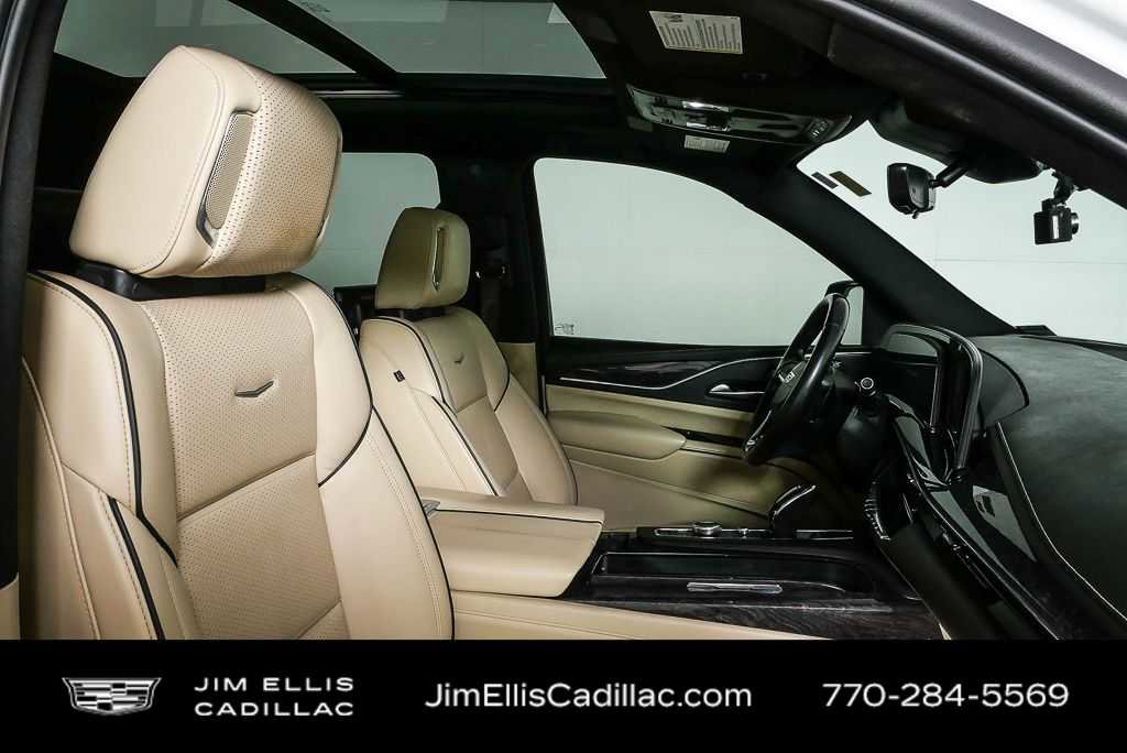 Used 2022 Cadillac Escalade ESV Premium Luxury image 26