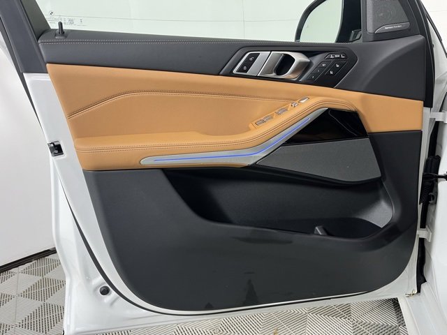 Certified 2025 BMW X7 xDrive40i w/ Executive Package image 10